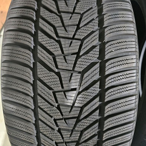 한국타이어 아이셉트 에보3 275 35 20 한대분