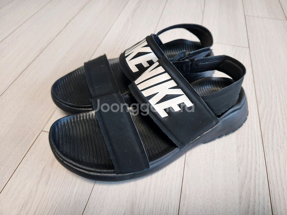 나이키 탄준 샌들 240(새거처럼깨끗)오염 하자없이 깨--0