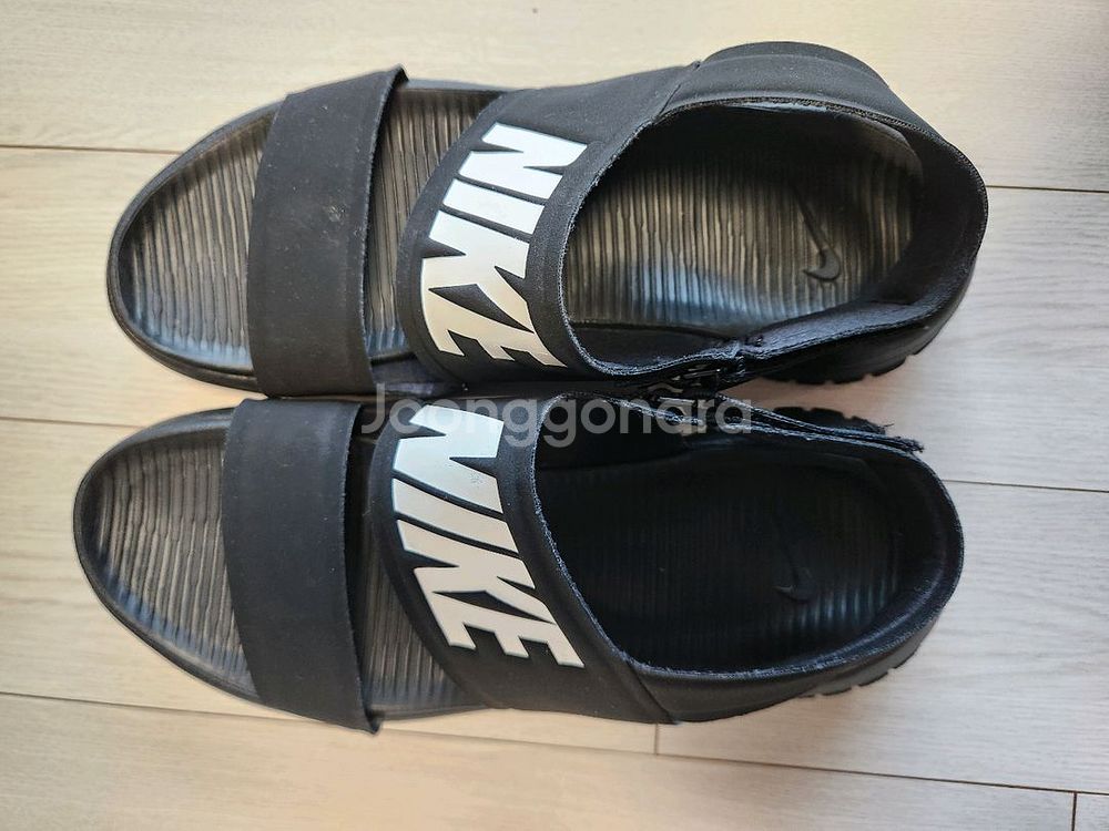 나이키 탄준 샌들 240(새거처럼깨끗)오염 하자없이 깨--2