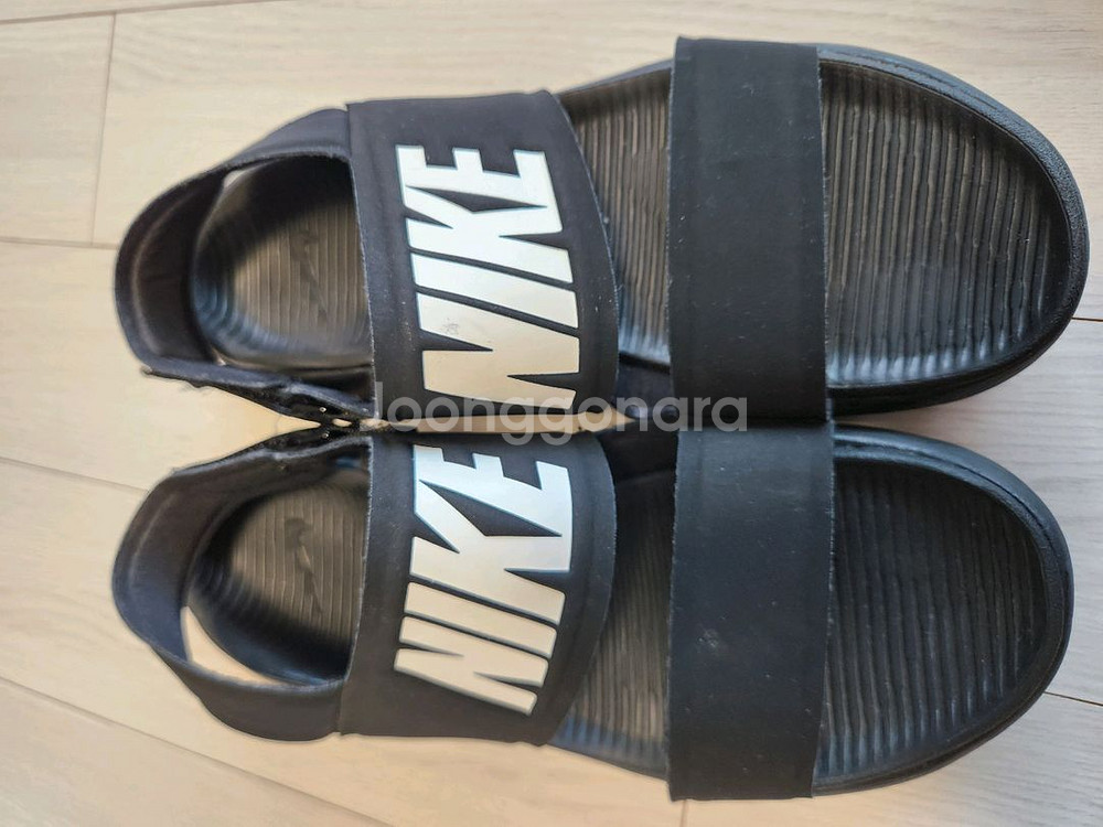 나이키 탄준 샌들 240(새거처럼깨끗)오염 하자없이 깨--1