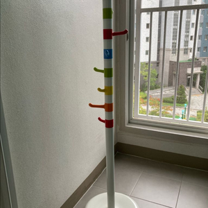 이케아 키즈 스탠드 옷걸이