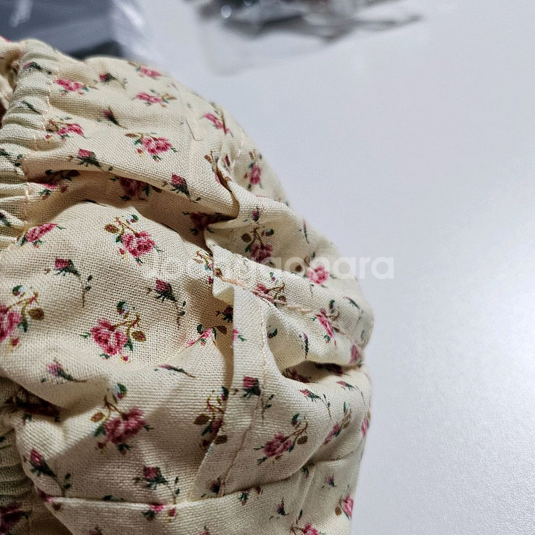 새제품)구찌뷰티 드로스트링 복조리 파우치--4