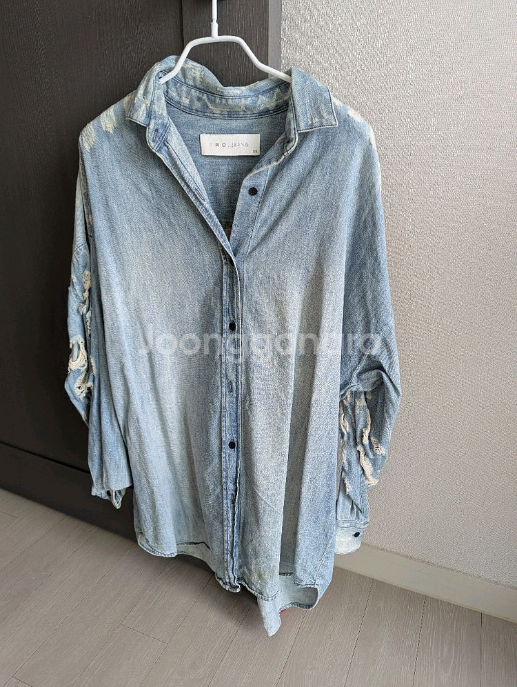 IRO JEANS 이로 디스트로이드 데님 셔츠 6만 5천--8