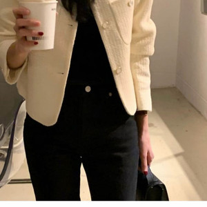 베르가못 모어 트위드자켓 아이보리