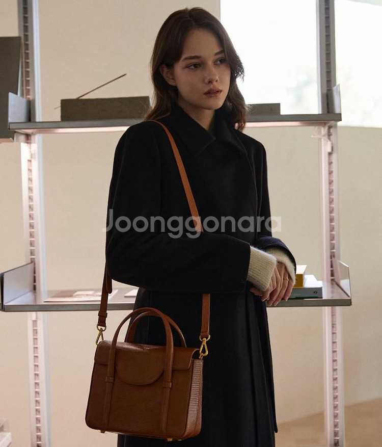 엘로주 elloge 레지나 플립 백 카멜 새상품--0