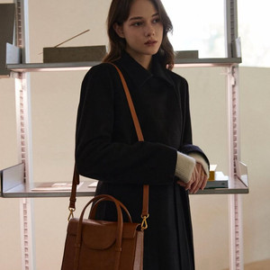 엘로주 elloge 레지나 플립 백 카멜 새상품