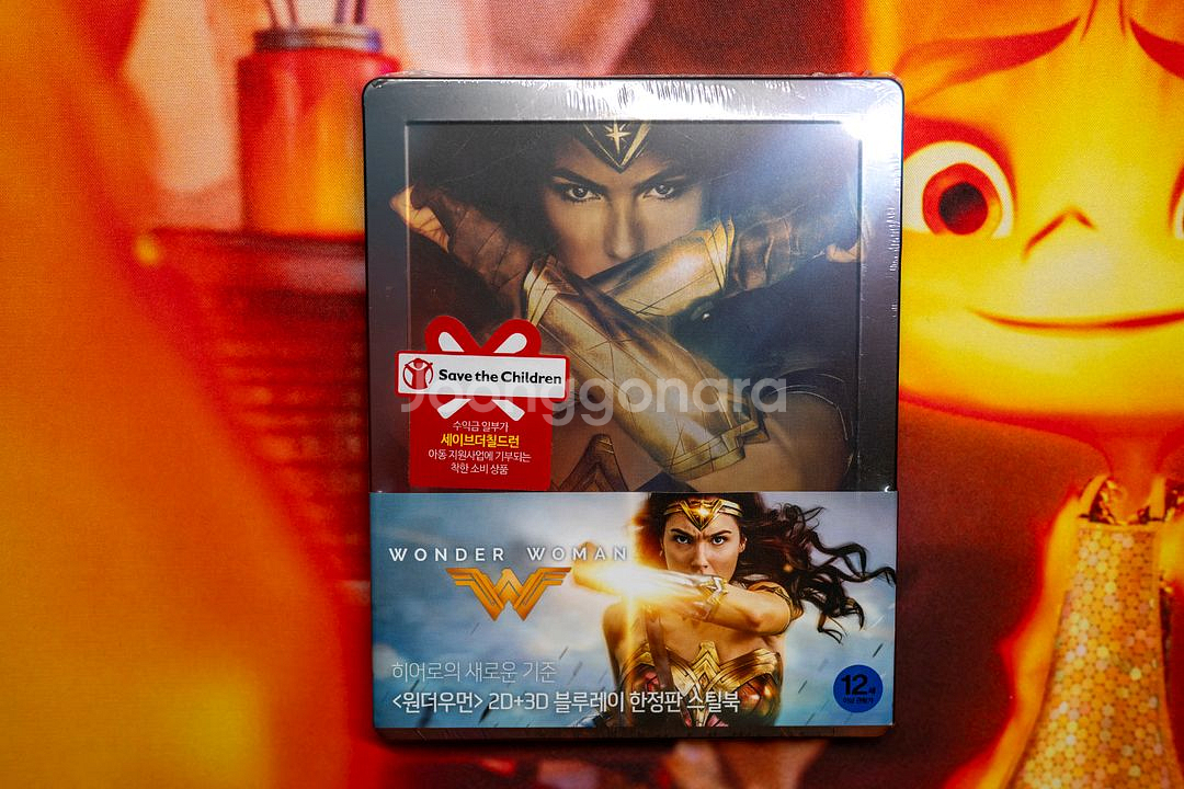 원더우먼 : 스틸북 한정판 (2D+3D) 블루레이 팝니--0
