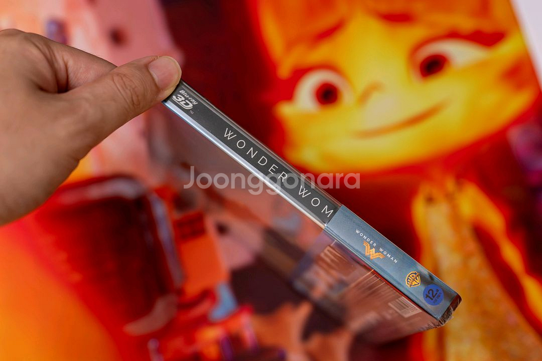 원더우먼 : 스틸북 한정판 (2D+3D) 블루레이 팝니--2