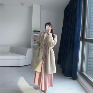 로즈니 아네로즈 롱퍼코트+원피스 세트 판매합니다