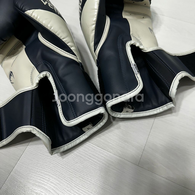 베넘 엘리트 복싱 글러브 16온스 (네이비 화이트)--2