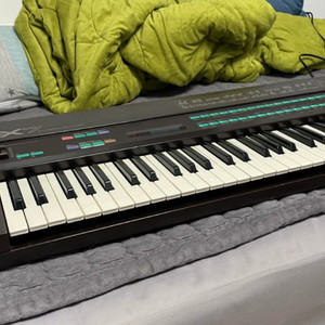 야마하 DX7 신디사이저 판매합니다 220v