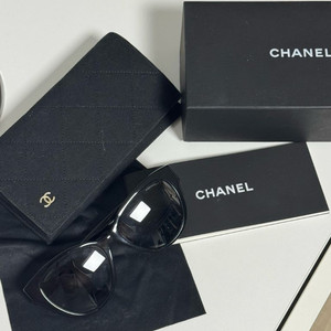 샤넬 선글라스 ch5477 하트 라운드 버터플라이