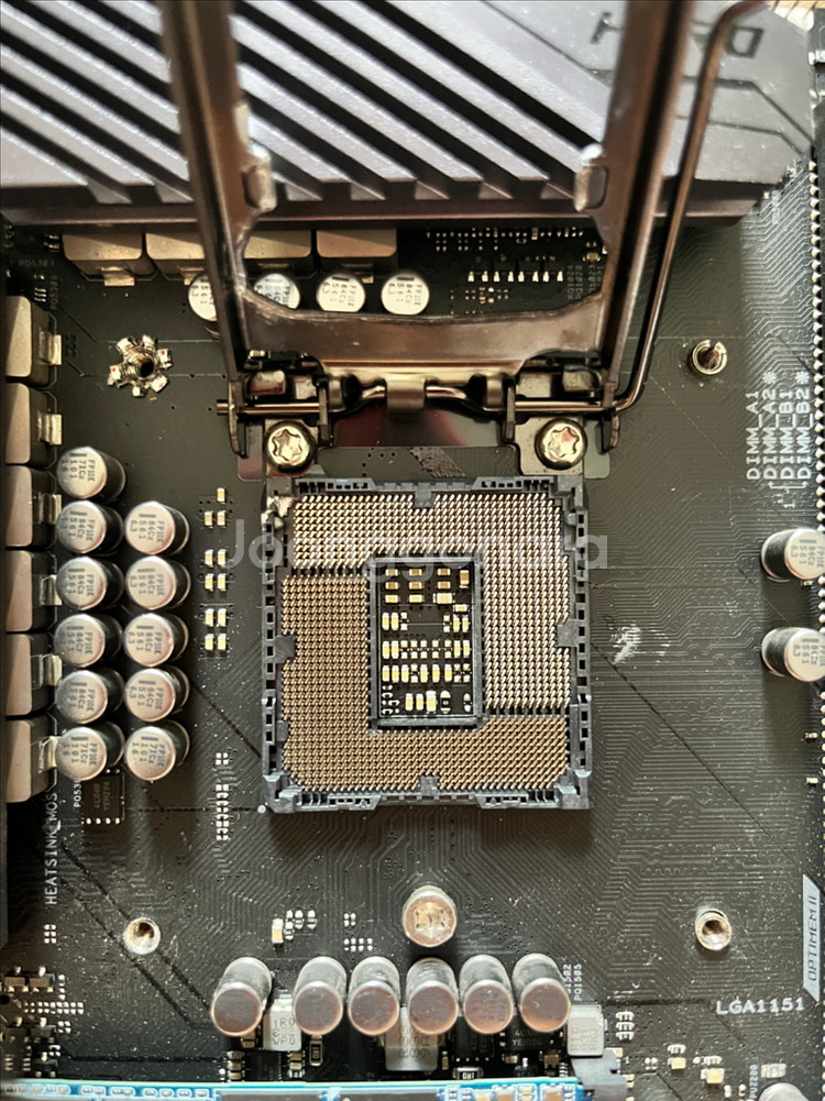 ASUS ROG MAXIMUS XI HERO (WI-F--6
