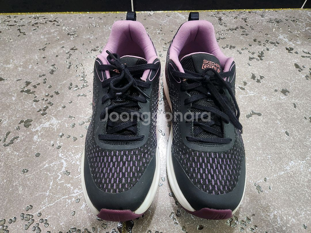 스케쳐스 여성 운동화 235--2