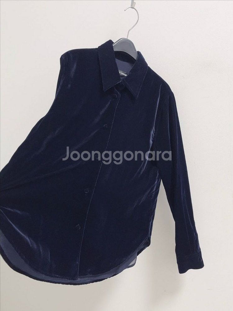 럭키슈에뜨 벨벳 블라우스--4