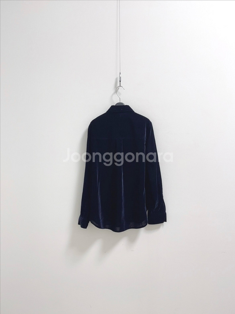 럭키슈에뜨 벨벳 블라우스--5