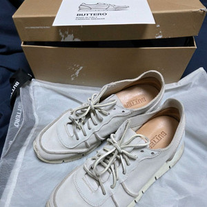 부테로 까레라 스니커즈 아이보리