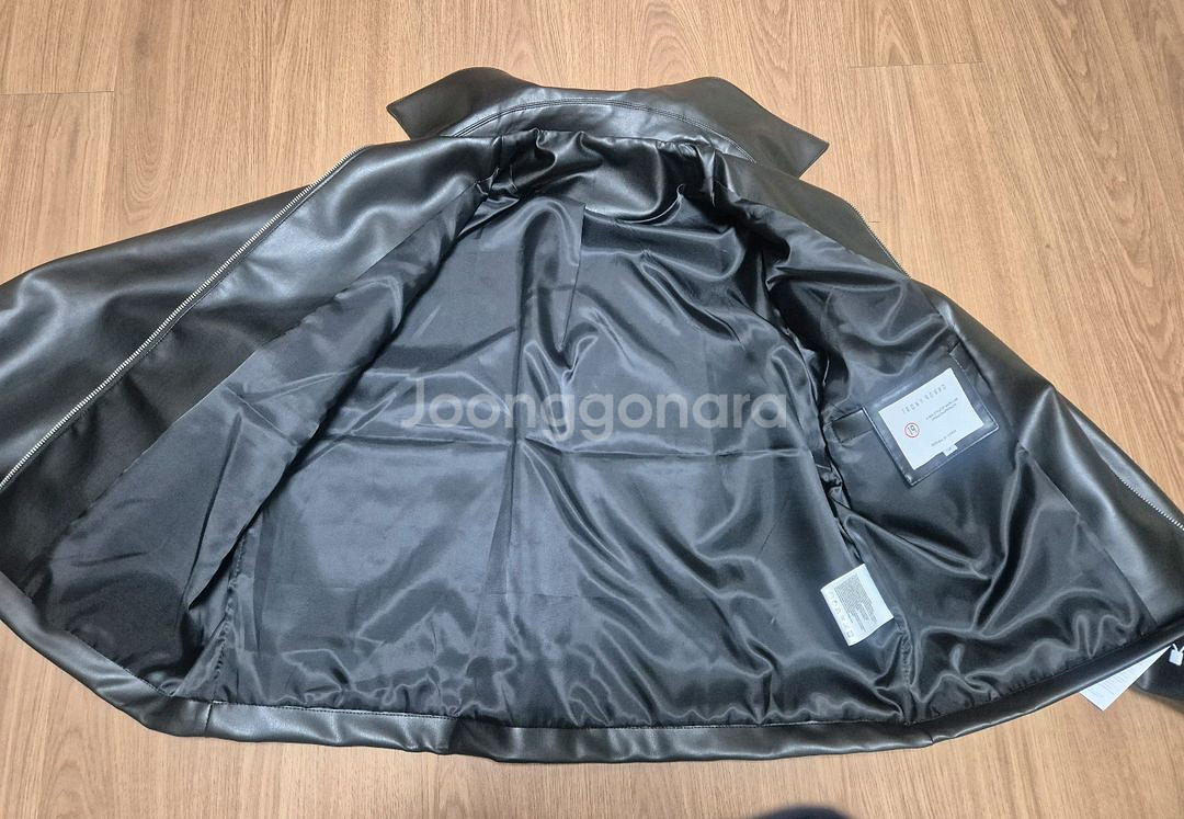 (새상품)아이러니 화이트라인 크루얼티프리 싱글 레더자켓--1