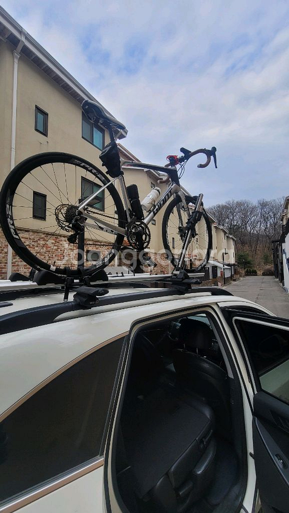 유일캐리어 Yi-901 지붕형 자전거 캐리어--0