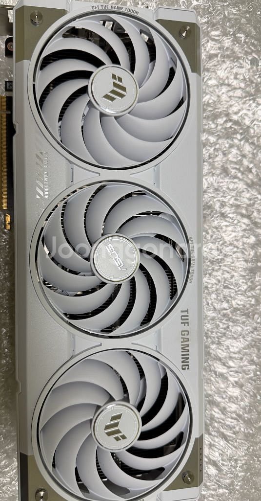 Asus tuf gaming화이트 5070ti 단순개봉--2