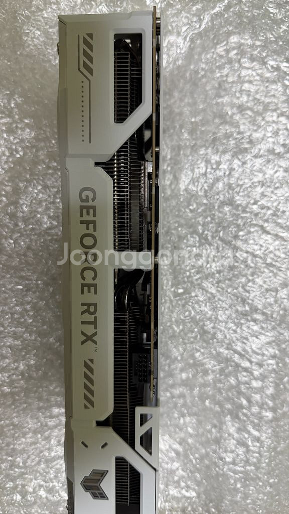 Asus tuf gaming화이트 5070ti 단순개봉--5