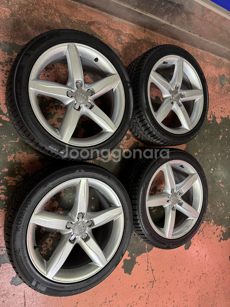 아우디A4 순정 18인치 스노우타이어--0