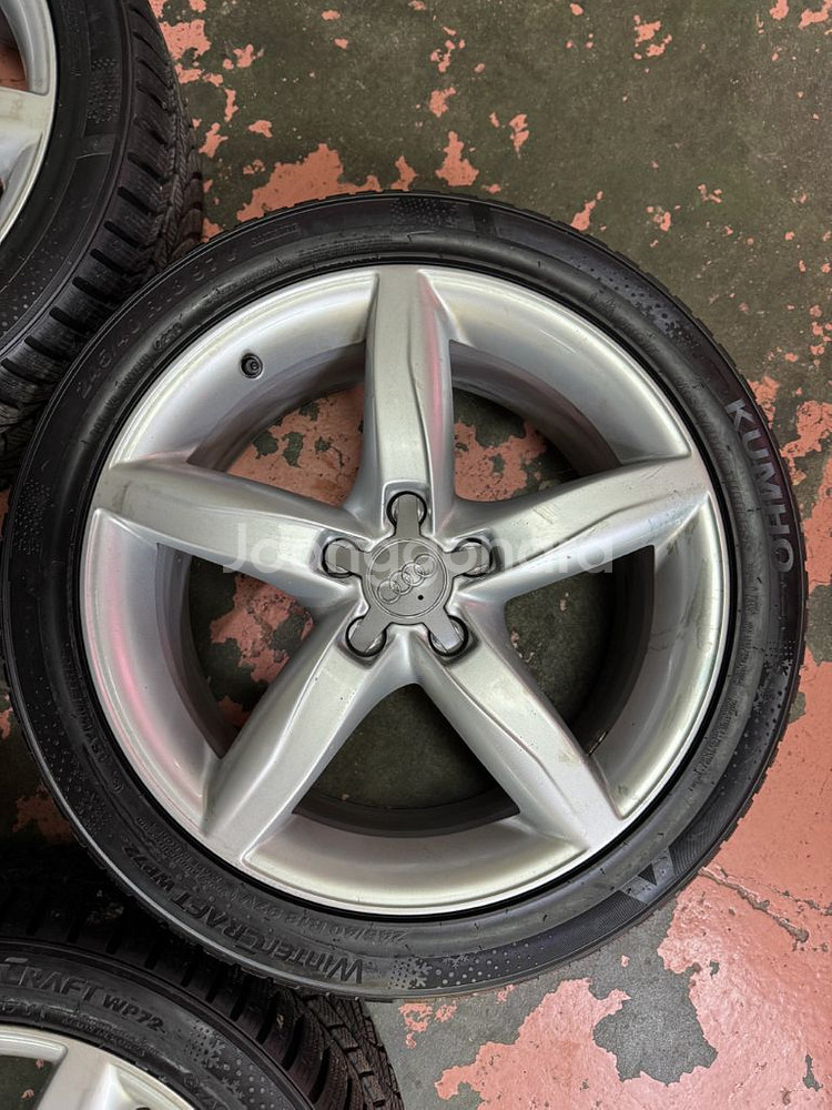 아우디A4 순정 18인치 스노우타이어--2