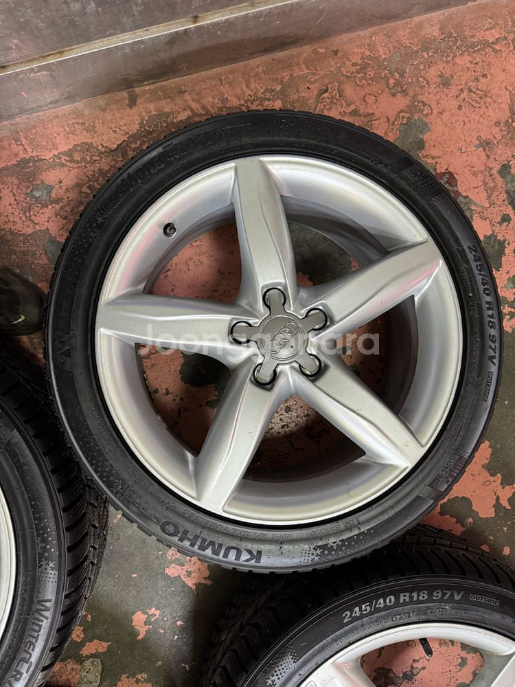 아우디A4 순정 18인치 스노우타이어--3