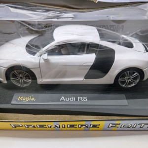마이스토 아우디 r8 1:18 판매합니다