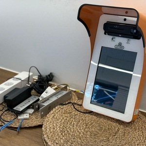 출입인증기 이미지