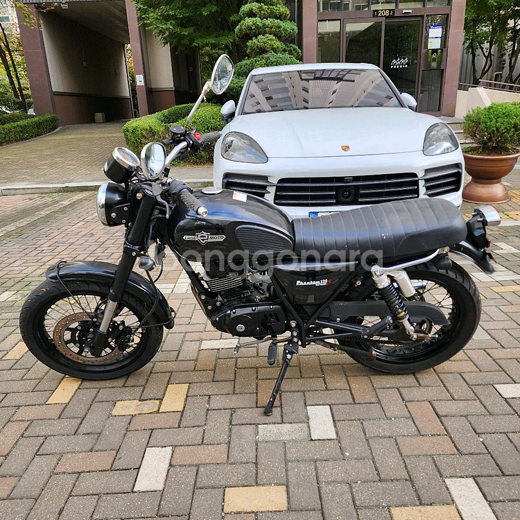 엘로이펜텀 125cc 오토바이 2,646km--0