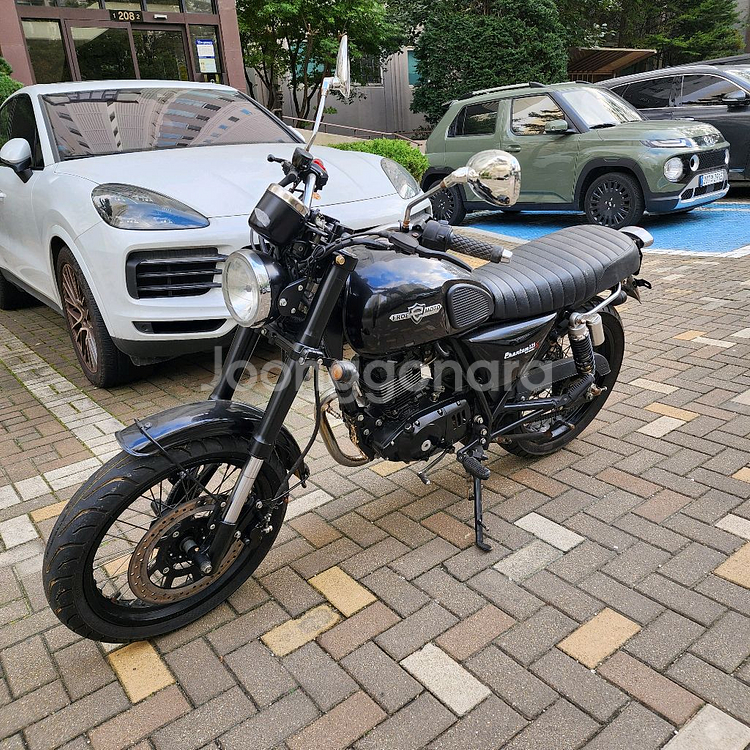 엘로이펜텀 125cc 오토바이 2,646km--1