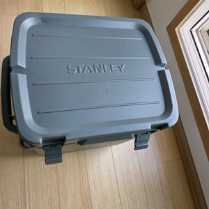 스탠리 아이스박스 28L 이미지