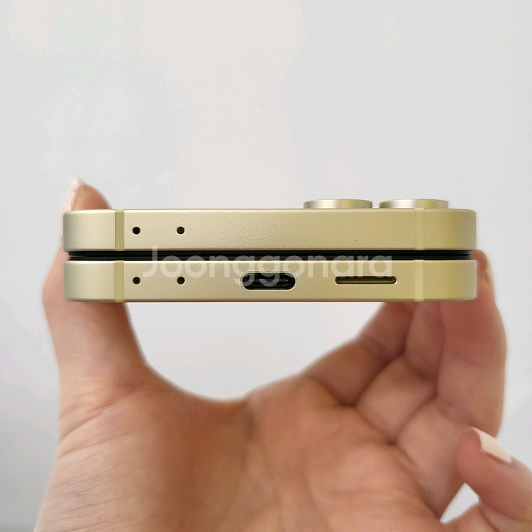 갤럭시 Z플립6 / S급 / 10-11--4