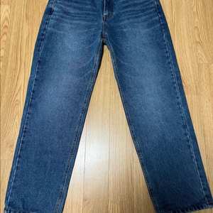 리코나인 스트레이트핏 청바지 새거 싸게 팝니다.