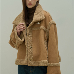 엘리오티 무스탕 새상품