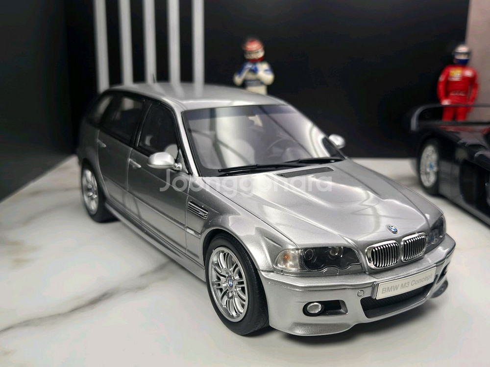 1:18 오또 E46 M3 투어링 다이캐스트 팝니다.--0
