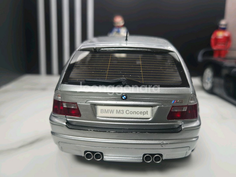 1:18 오또 E46 M3 투어링 다이캐스트 팝니다.--2