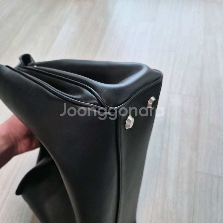 발렌시아가 로데오백 미디움 팝니다. (25.07 구매)--4