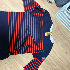 럭키슈에뜨 스트라이프 티셔츠 프리사이즈