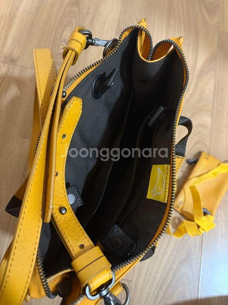 만다리나덕 크로스백--1