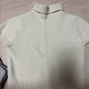 그루밍 반팔니트 아이보리