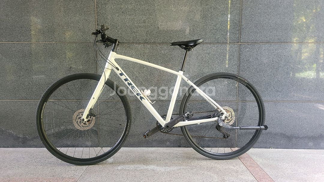 2022년식 트렉 FX3 판매합니다--2