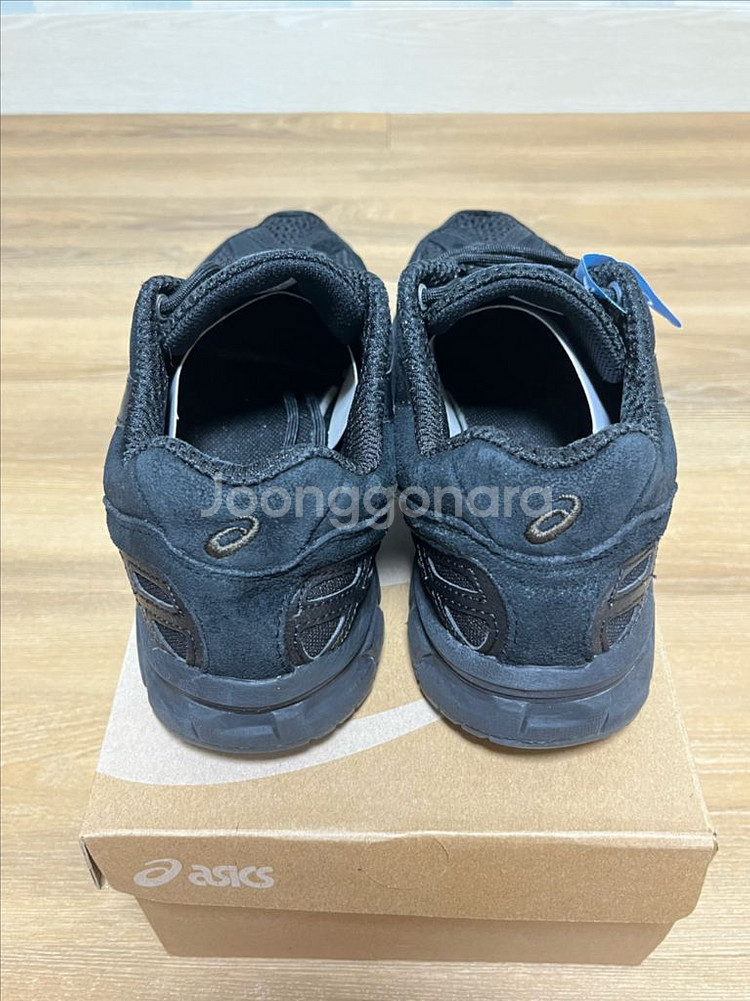 아식스 젤 소노마 15-50 블랙 255 판매합니다--2