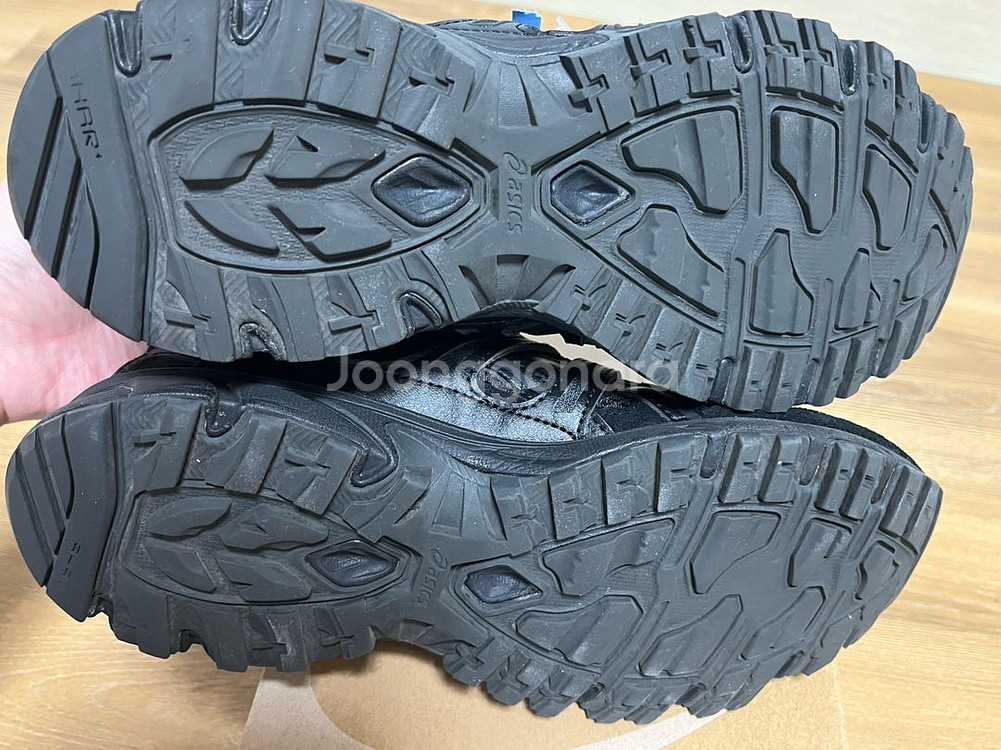 아식스 젤 소노마 15-50 블랙 255 판매합니다--3