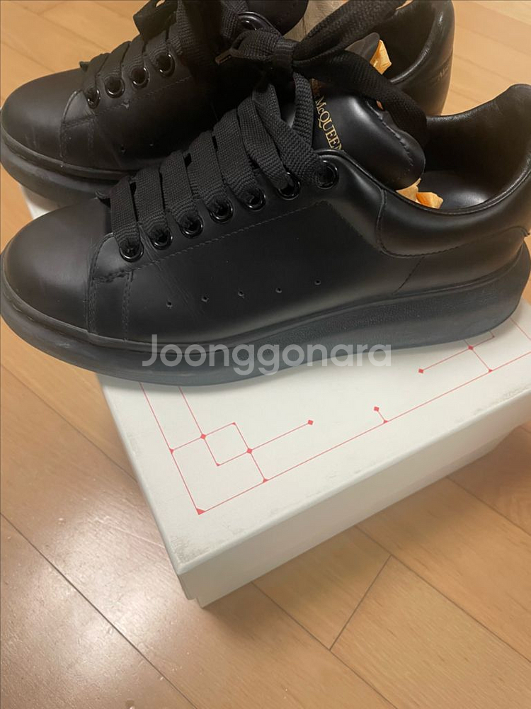 알랙산더 맥퀸 오버솔 스니커즈 올블랙--3