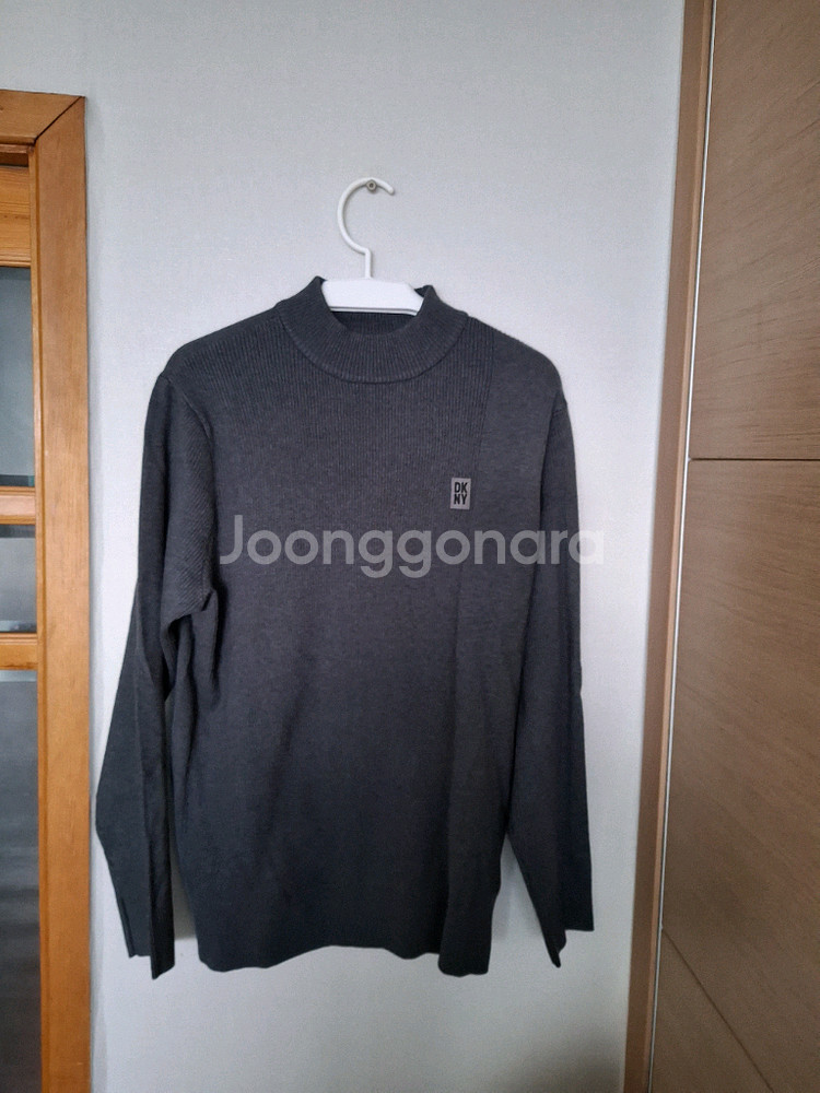 미착용 DKNY 남자 긴팔니트티 110--0