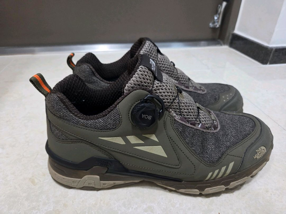 노스페이스 다이나믹10 등산화 팝니다--1