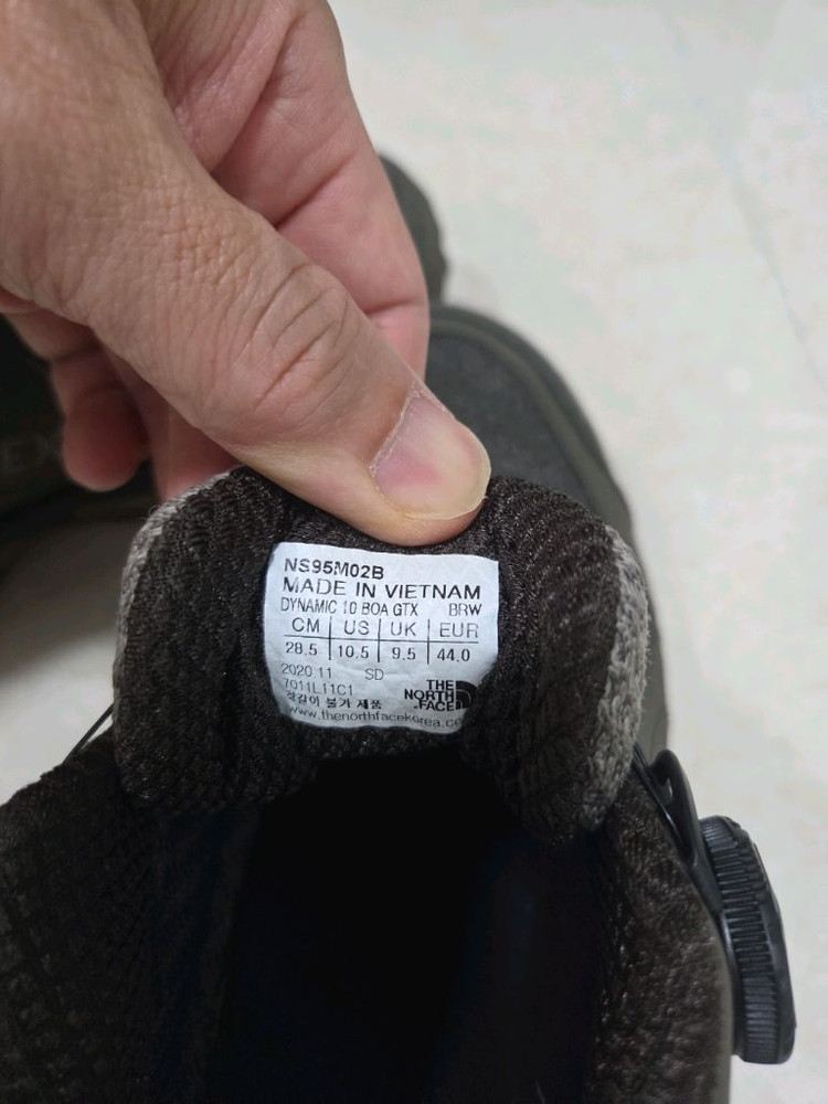 노스페이스 다이나믹10 등산화 팝니다--4