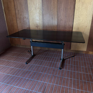 Usm haller usm kitos 테이블 (블랙)